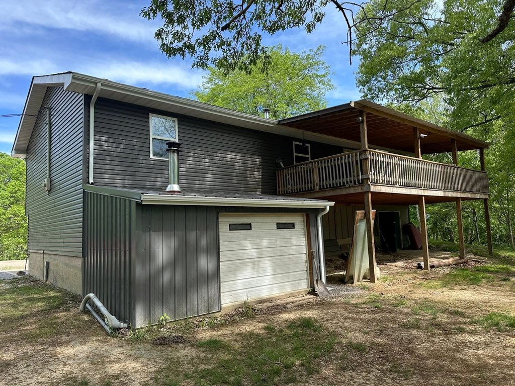 904 Heading Lane Property Photo 4