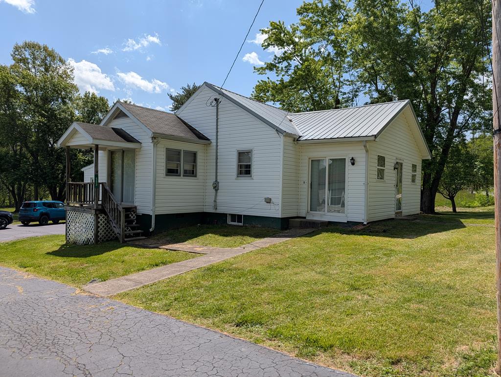 533 Sunfish Creek Road Property Photo 1