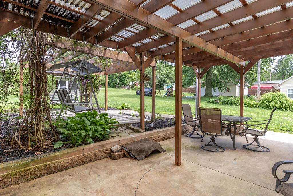 125 Longworth Property Photo 5
