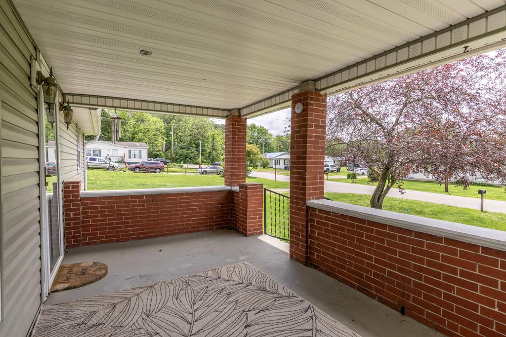 125 Longworth Property Photo 18