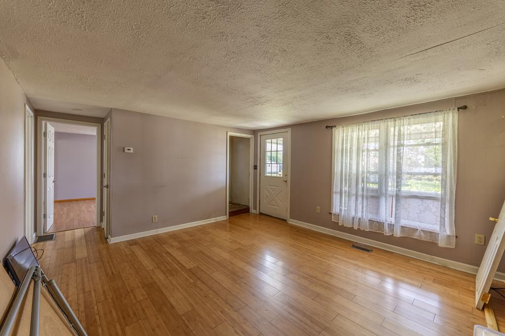 125 Longworth Property Photo 26