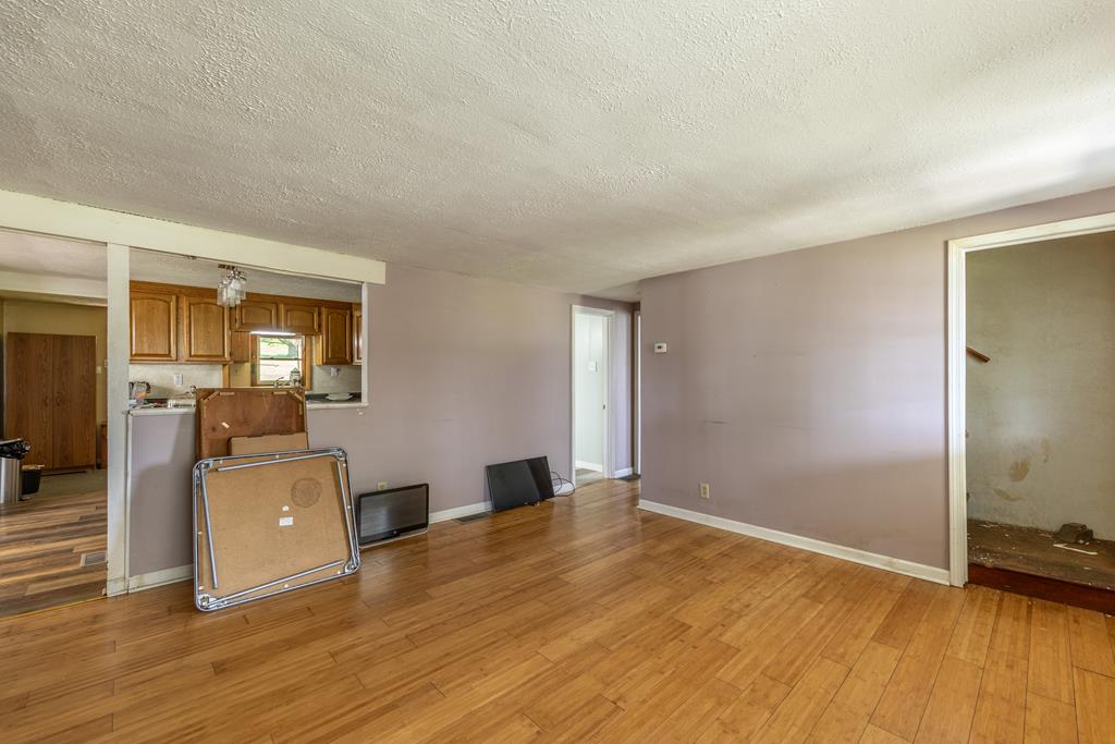 125 Longworth Property Photo 29