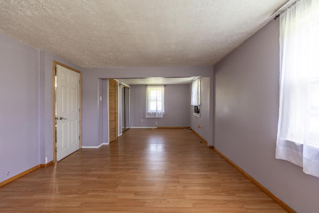 125 Longworth Property Photo 32