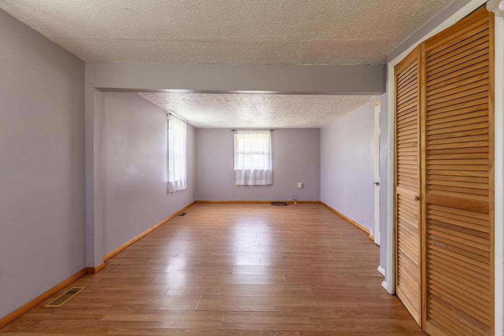 125 Longworth Property Photo 34