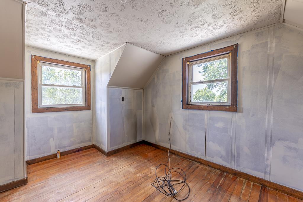 125 Longworth Property Photo 35