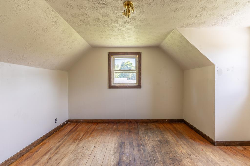 125 Longworth Property Photo 38