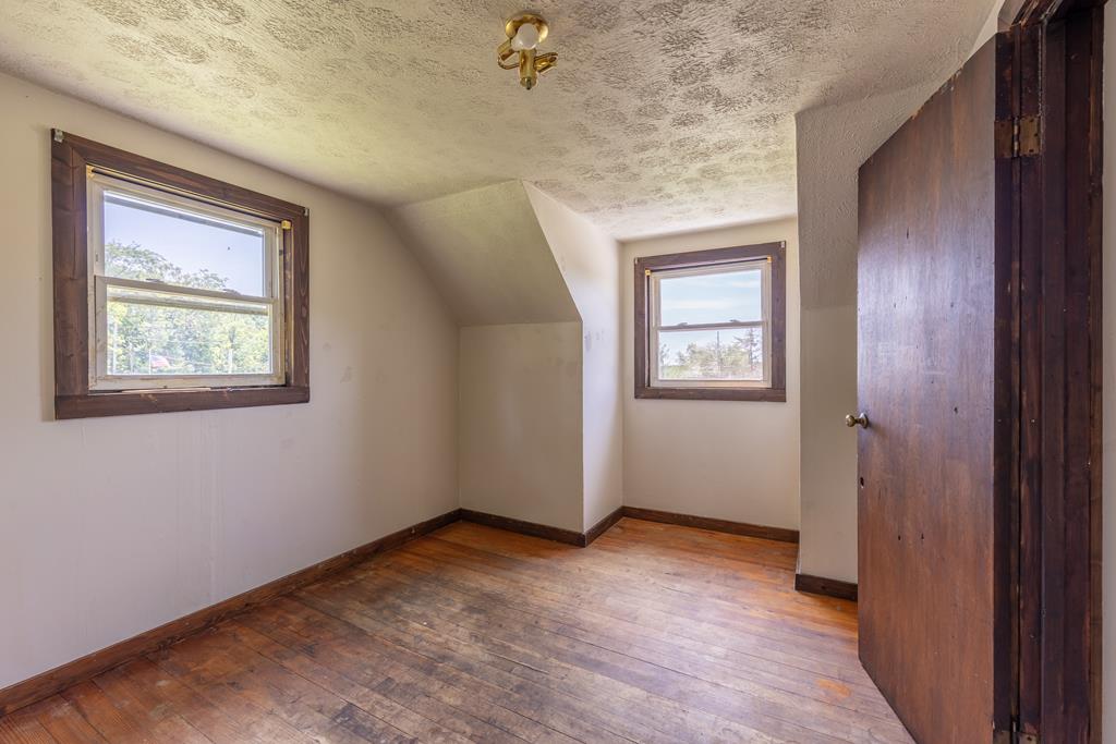 125 Longworth Property Photo 39