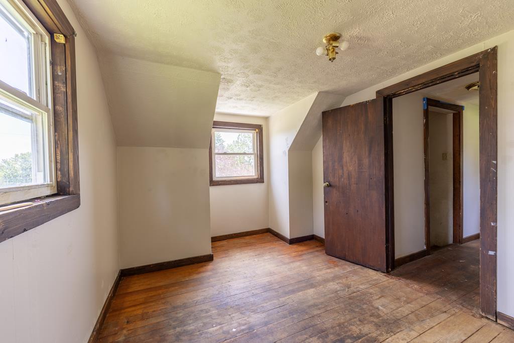 125 Longworth Property Photo 40
