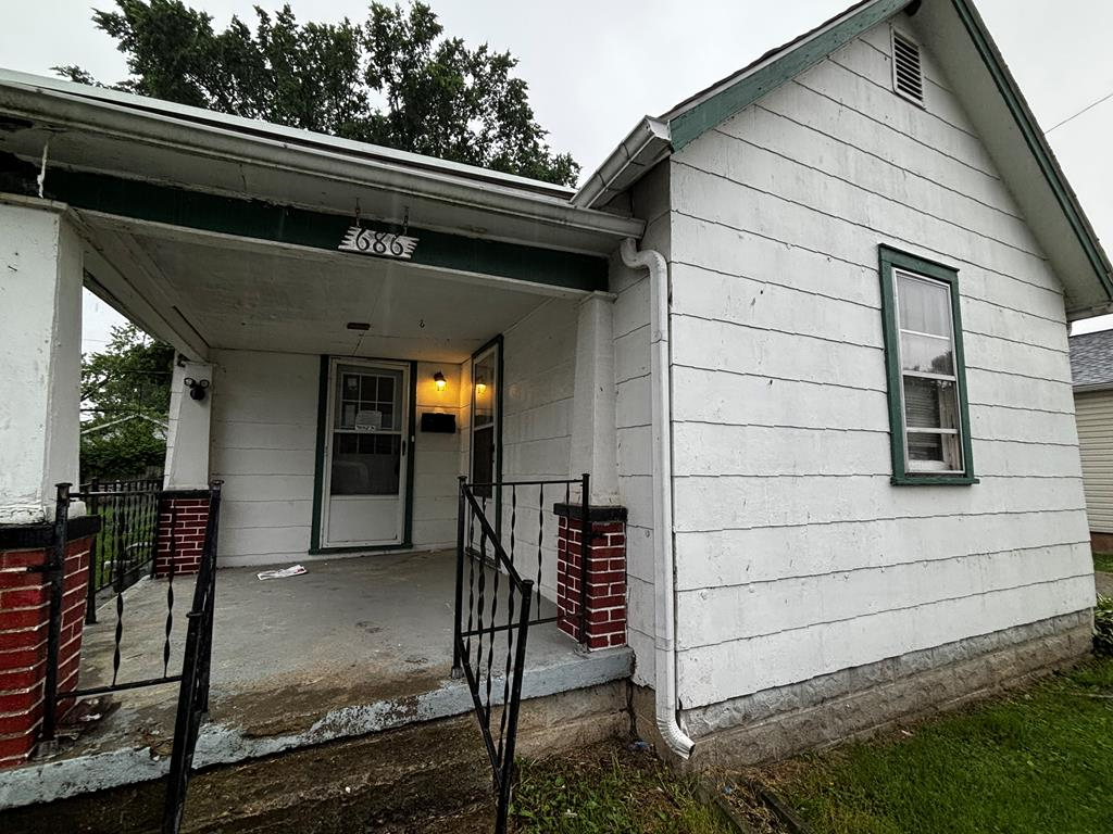 686 Ervin Ave. Property Photo 1