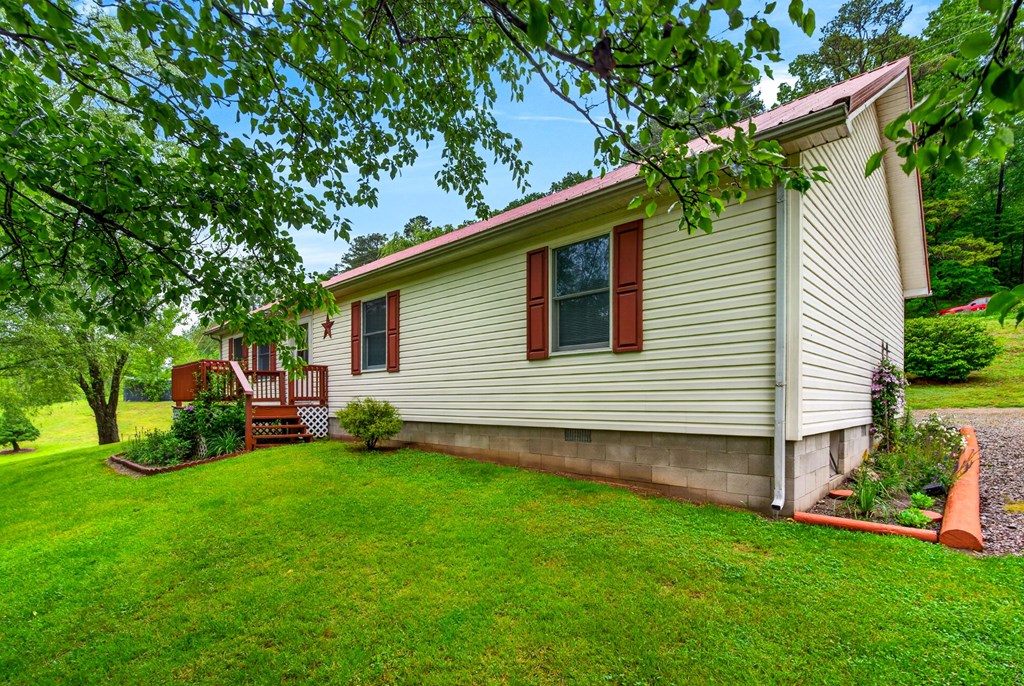677 Centerville Road Property Photo 5