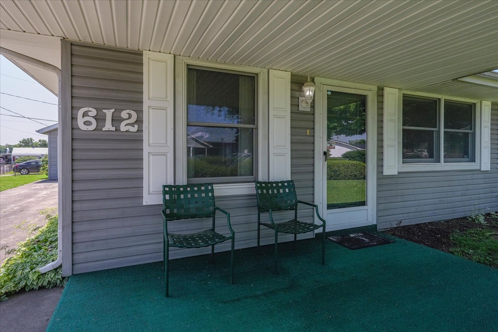 612 Walnut Property Photo 3