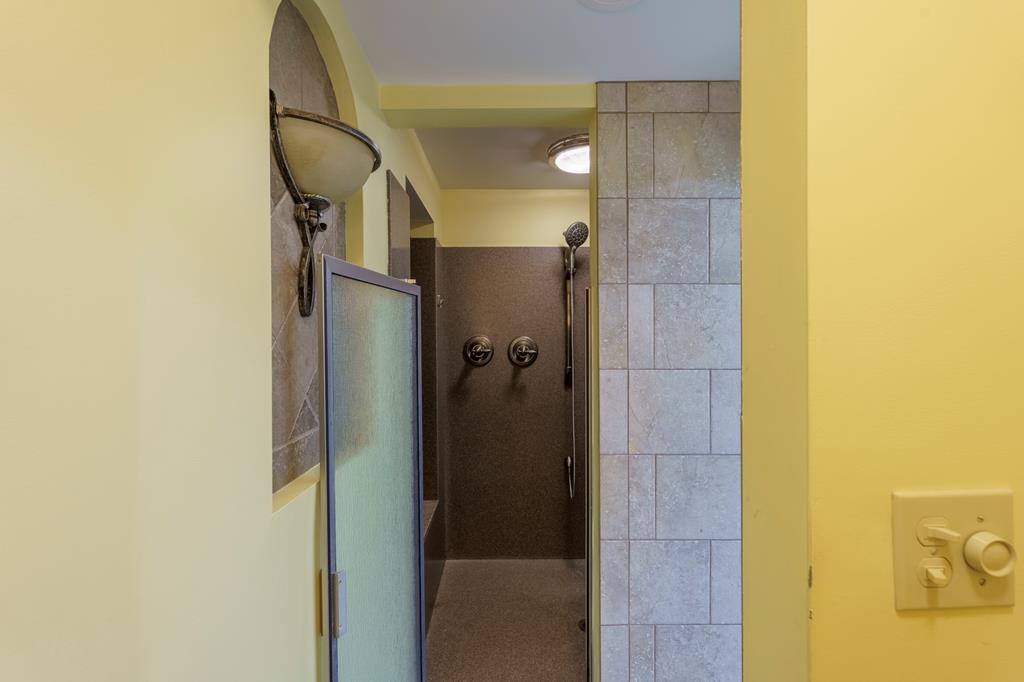 103 Suzanne Lane Property Photo 23