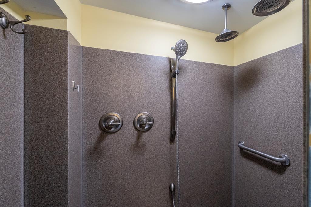 103 Suzanne Lane Property Photo 24