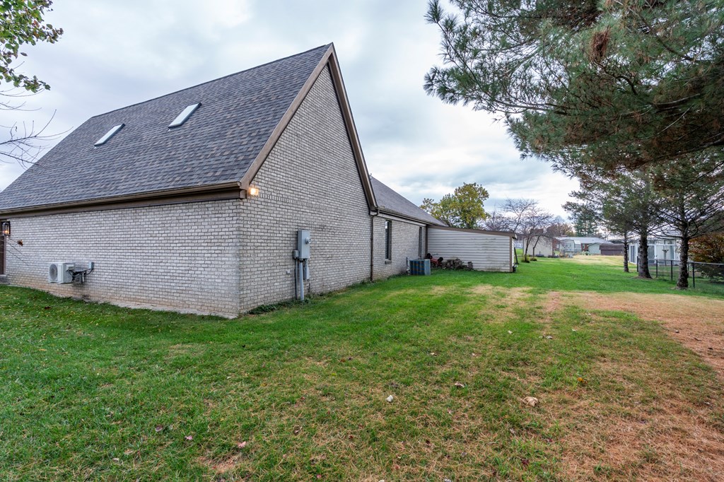103 Suzanne Lane Property Photo 49