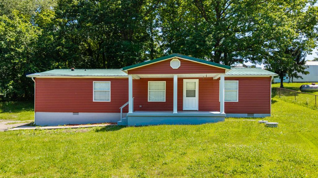 881 State Route 233 Property Photo 1