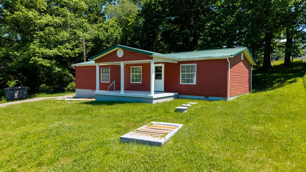 881 State Route 233 Property Photo 3