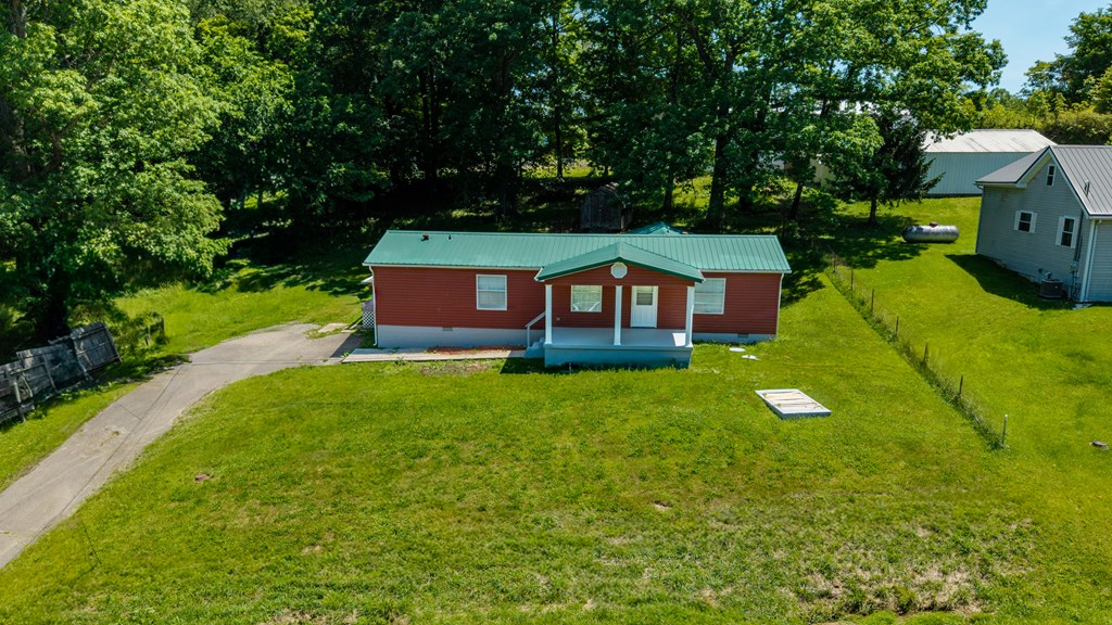 881 State Route 233 Property Photo 4
