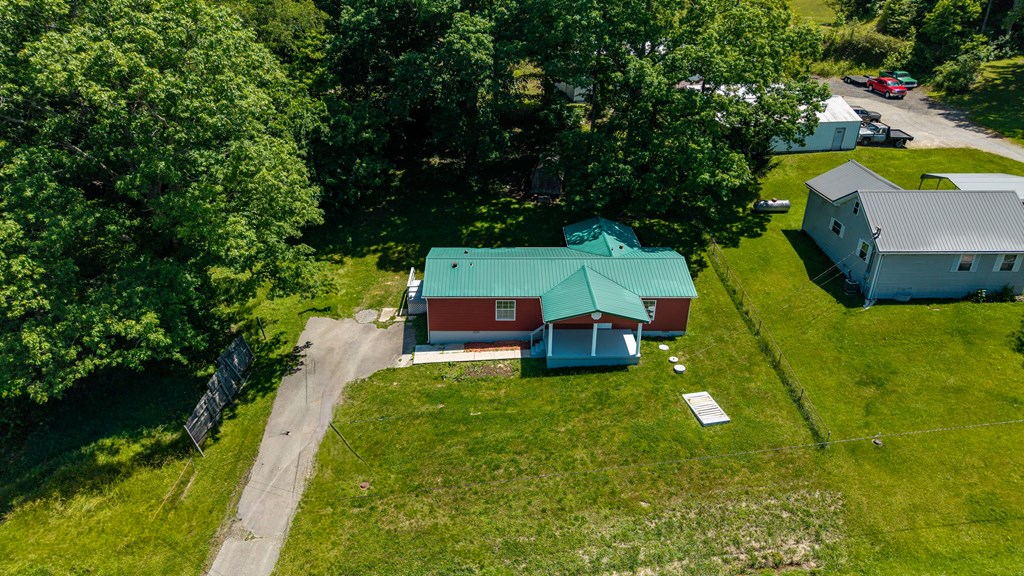 881 State Route 233 Property Photo 5