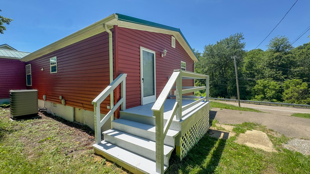881 State Route 233 Property Photo 10