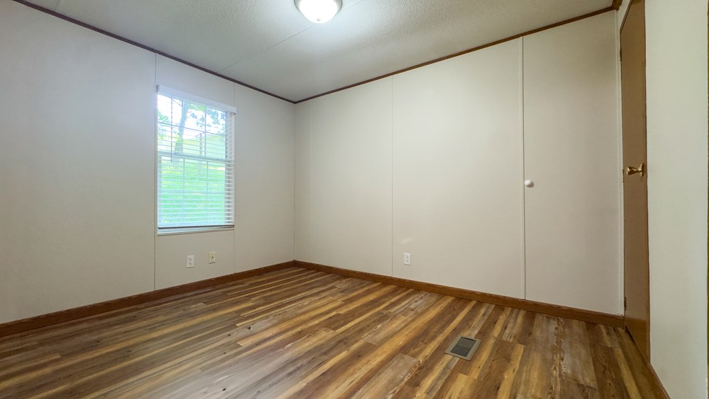 881 State Route 233 Property Photo 32