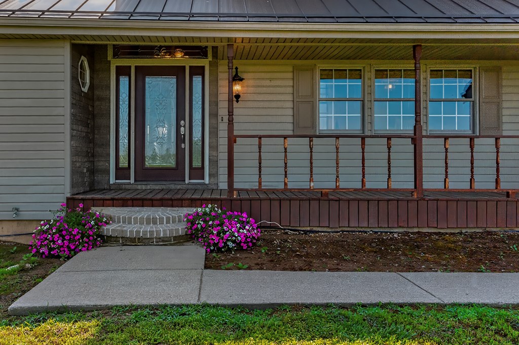 1688 Schuster Road Property Photo 4