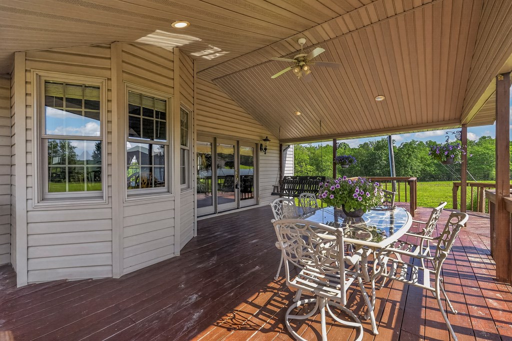 1688 Schuster Road Property Photo 14