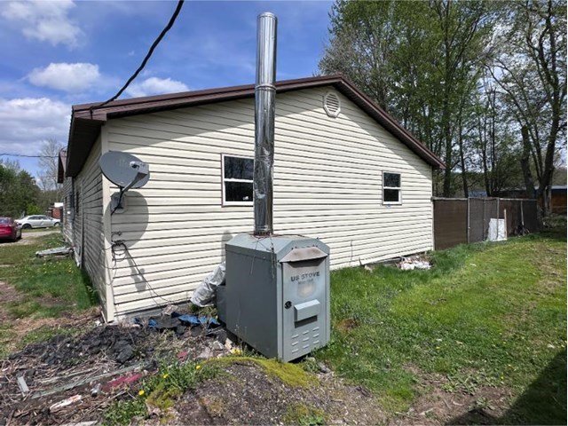 64922 Commercial St Property Photo 3