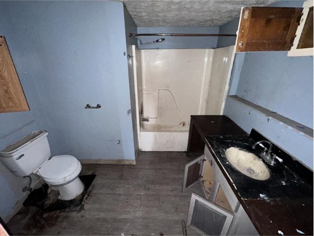 64922 Commercial St Property Photo 8