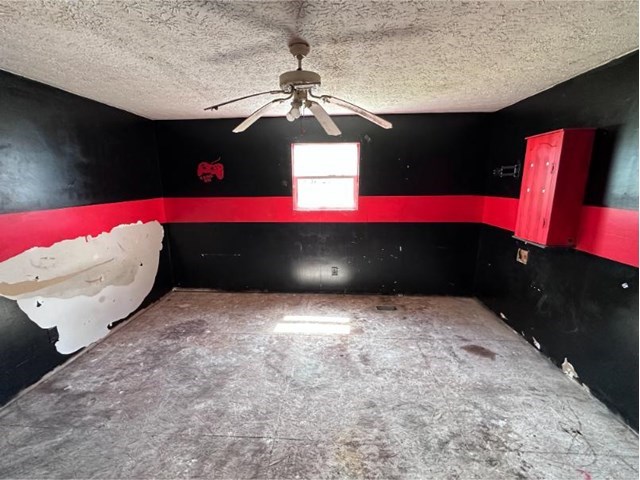 64922 Commercial St Property Photo 12