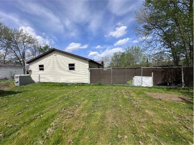 64922 Commercial St Property Photo 15