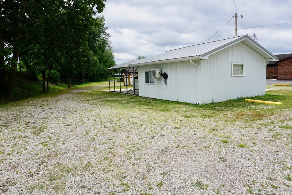 301 Emmit Ave. Property Photo 4