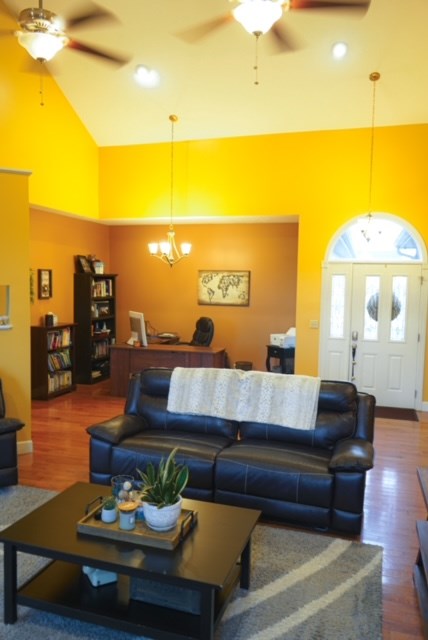 6 Apricot Lane Property Photo 5