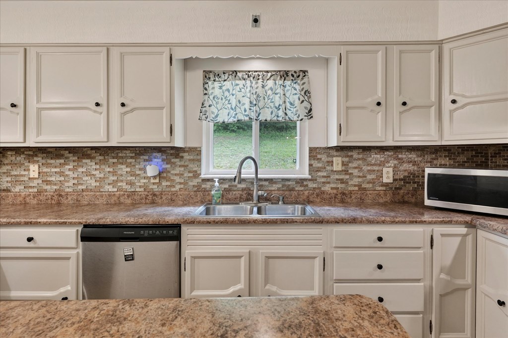 94 Cedar Hill Drive Property Photo 8