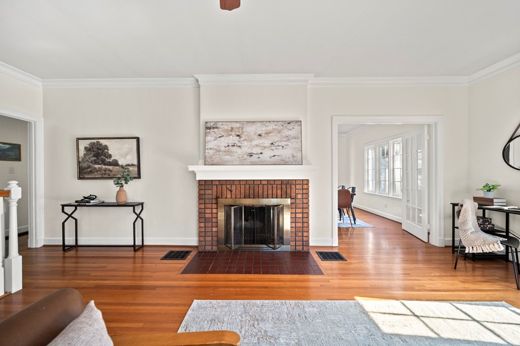 27 Huron Road Property Photo 7