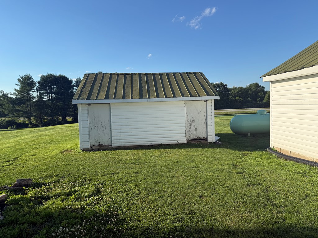 2661 Adams Road Property Photo 10