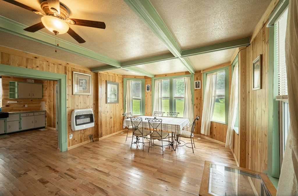 208 Fairview Ave. Property Photo 10