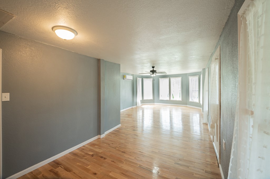 208 Fairview Ave. Property Photo 23