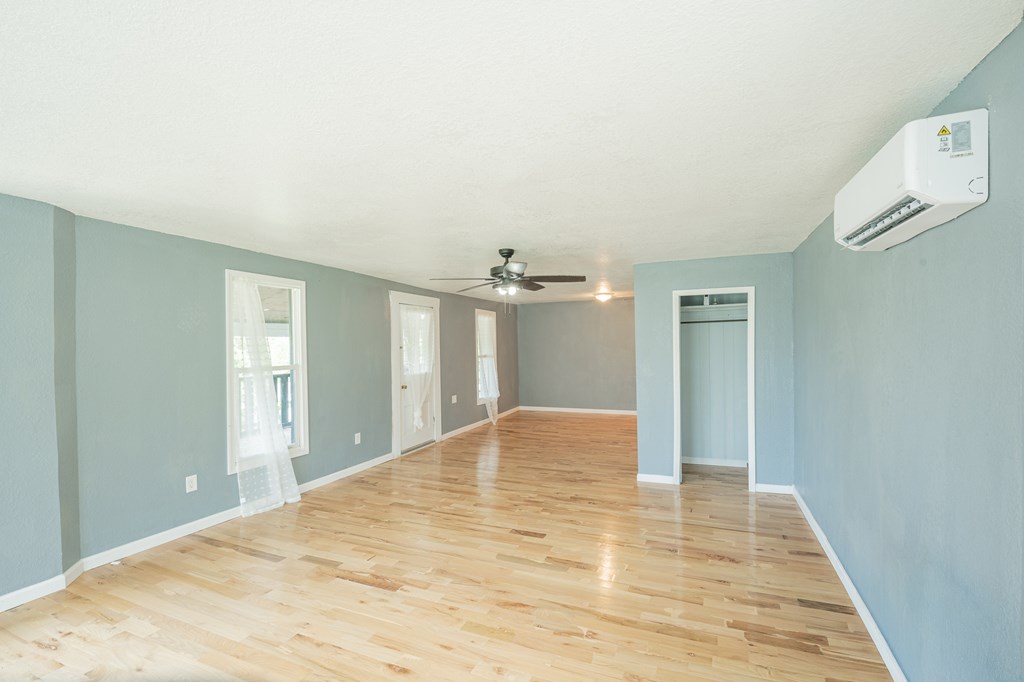 208 Fairview Ave. Property Photo 25