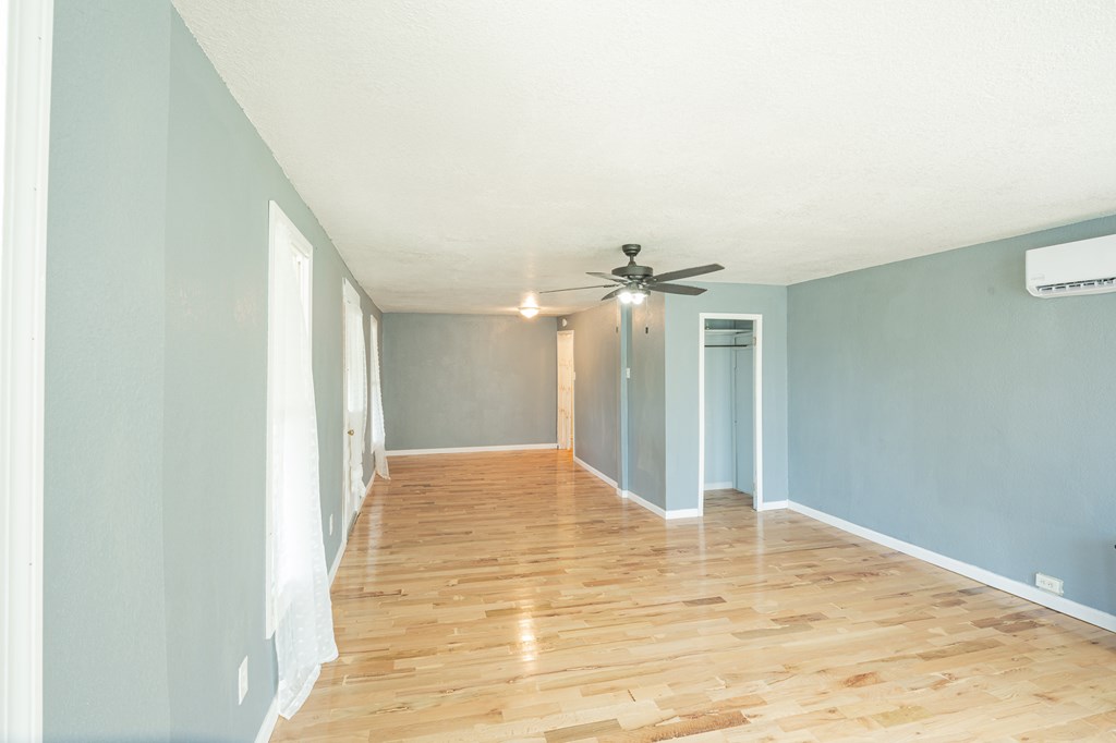 208 Fairview Ave. Property Photo 26
