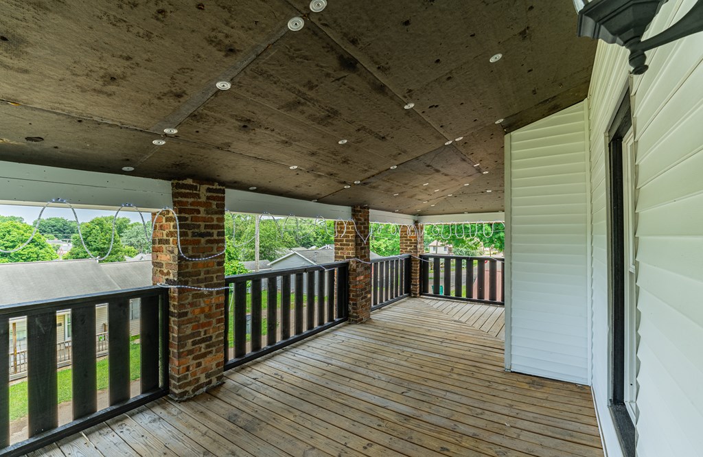 208 Fairview Ave. Property Photo 27