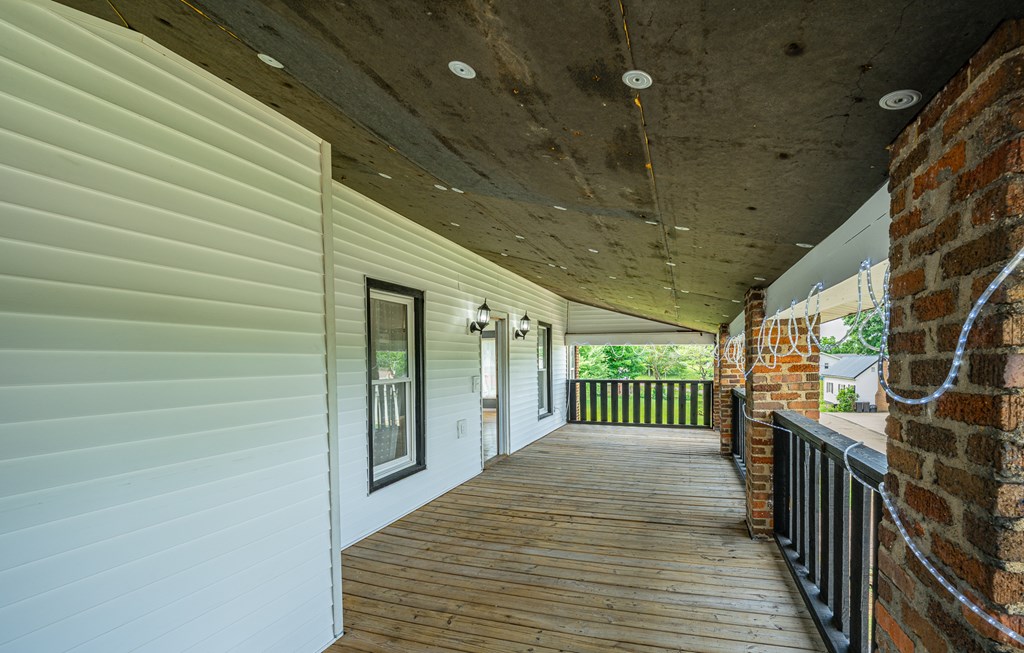 208 Fairview Ave. Property Photo 29