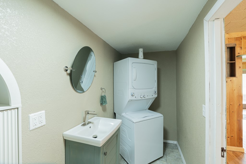 208 Fairview Ave. Property Photo 30
