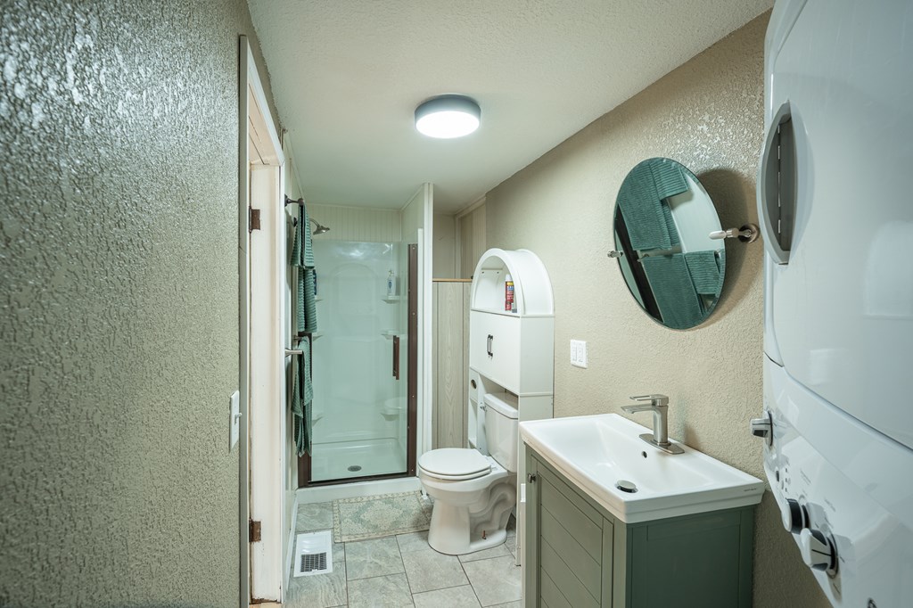 208 Fairview Ave. Property Photo 31