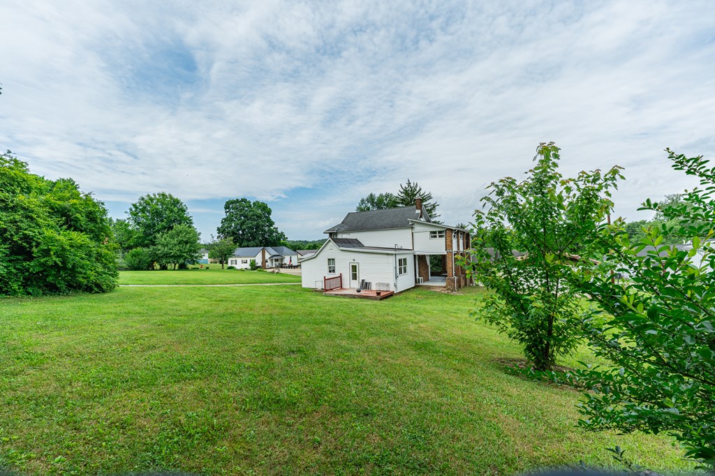 208 Fairview Ave. Property Photo 35