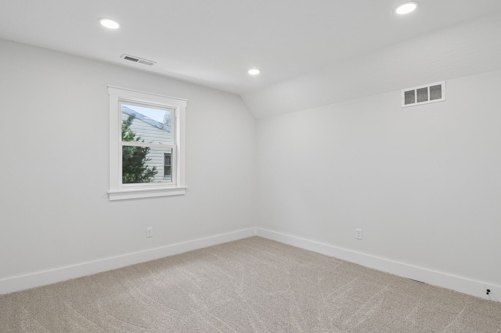 8 Brown Ave Property Photo 18