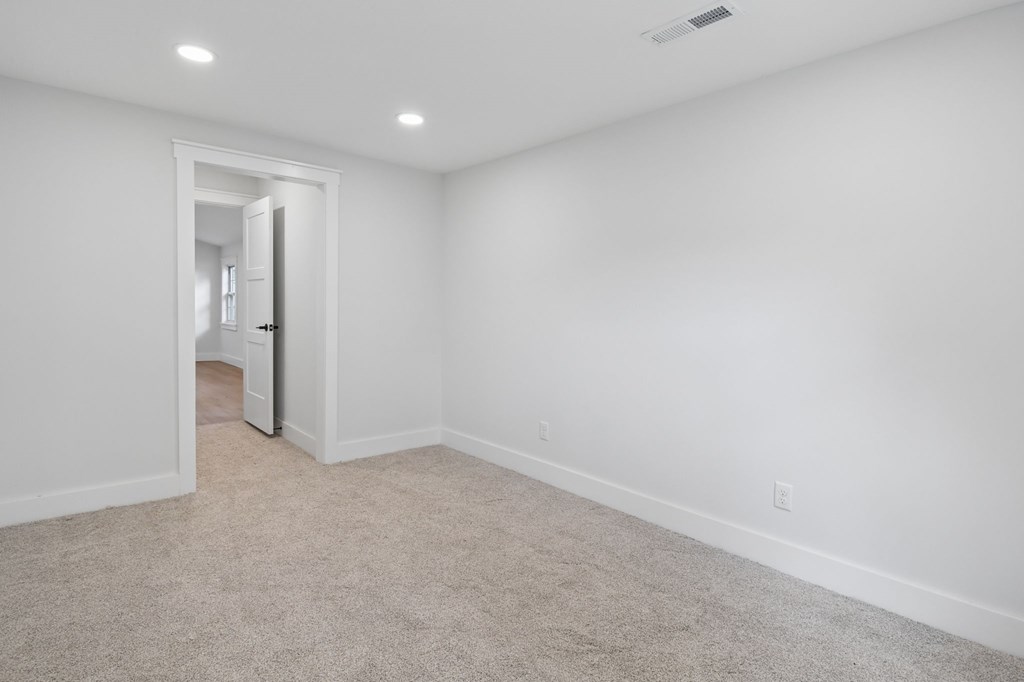 8 Brown Ave Property Photo 23