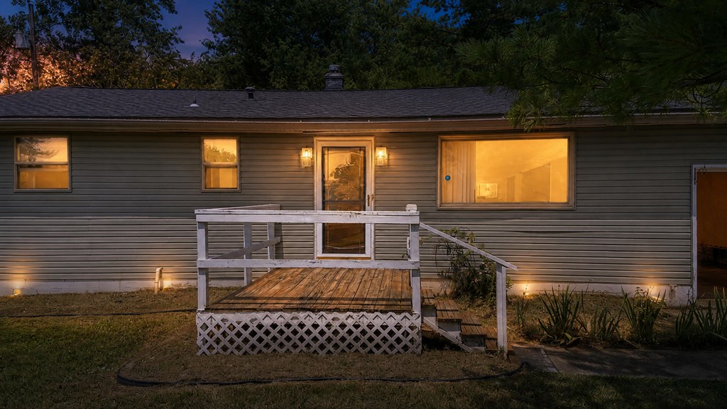 465 Vernon Drive Property Photo 2