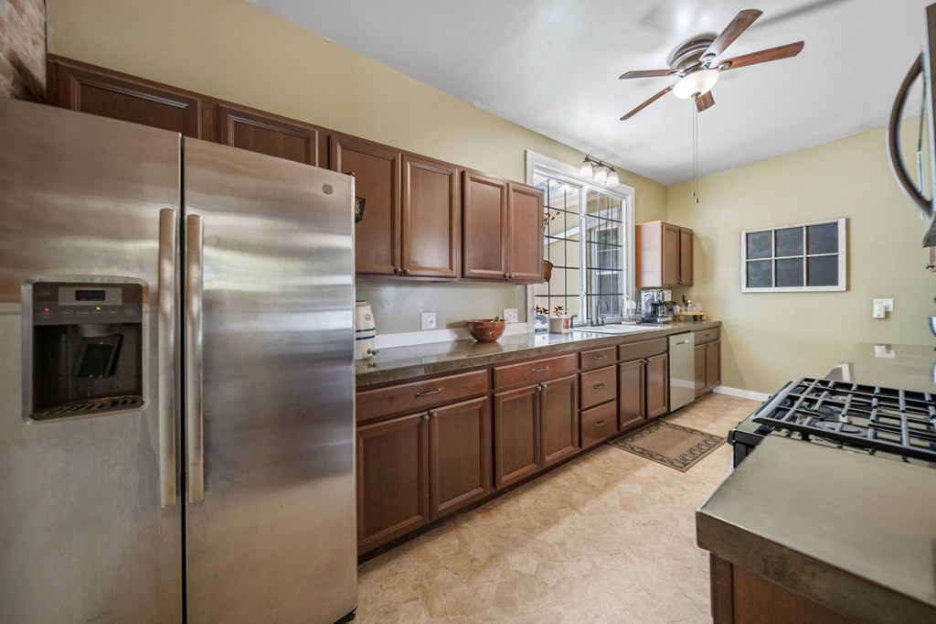 832 Pershing Drive Property Photo 17