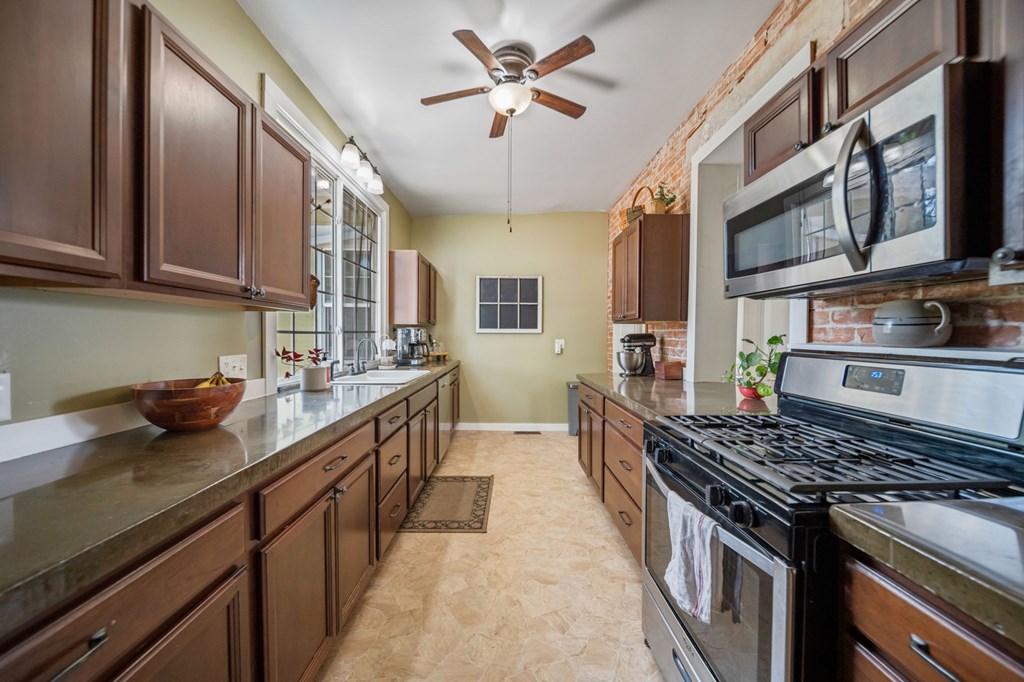 832 Pershing Drive Property Photo 18