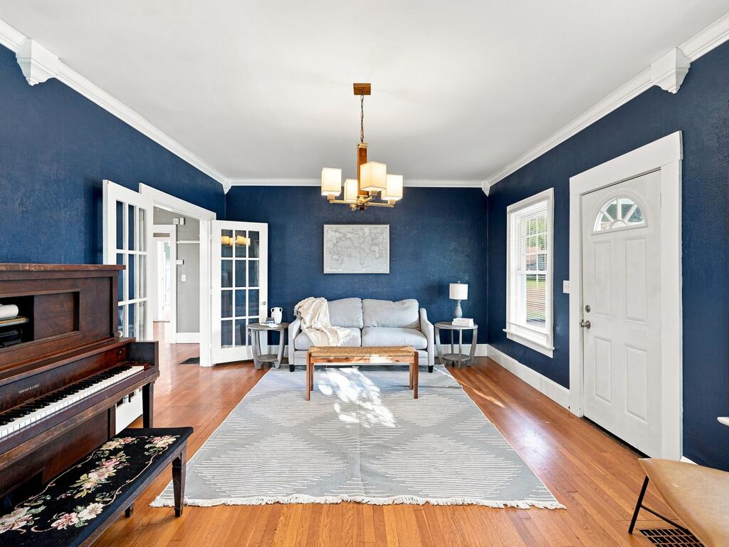376 Watt Street Property Photo 5